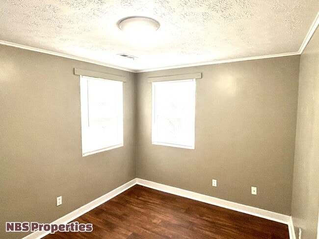 Building Photo - 2212 Harvey St