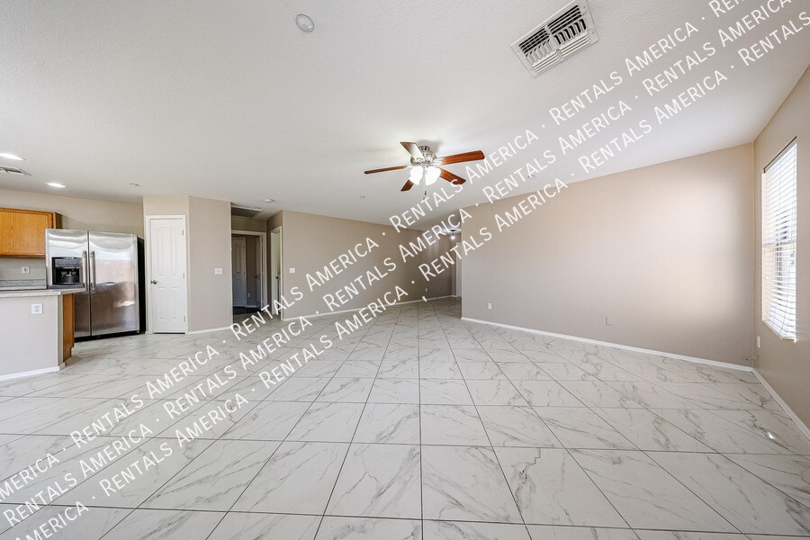 Building Photo - 1404 S Crossbow Ct