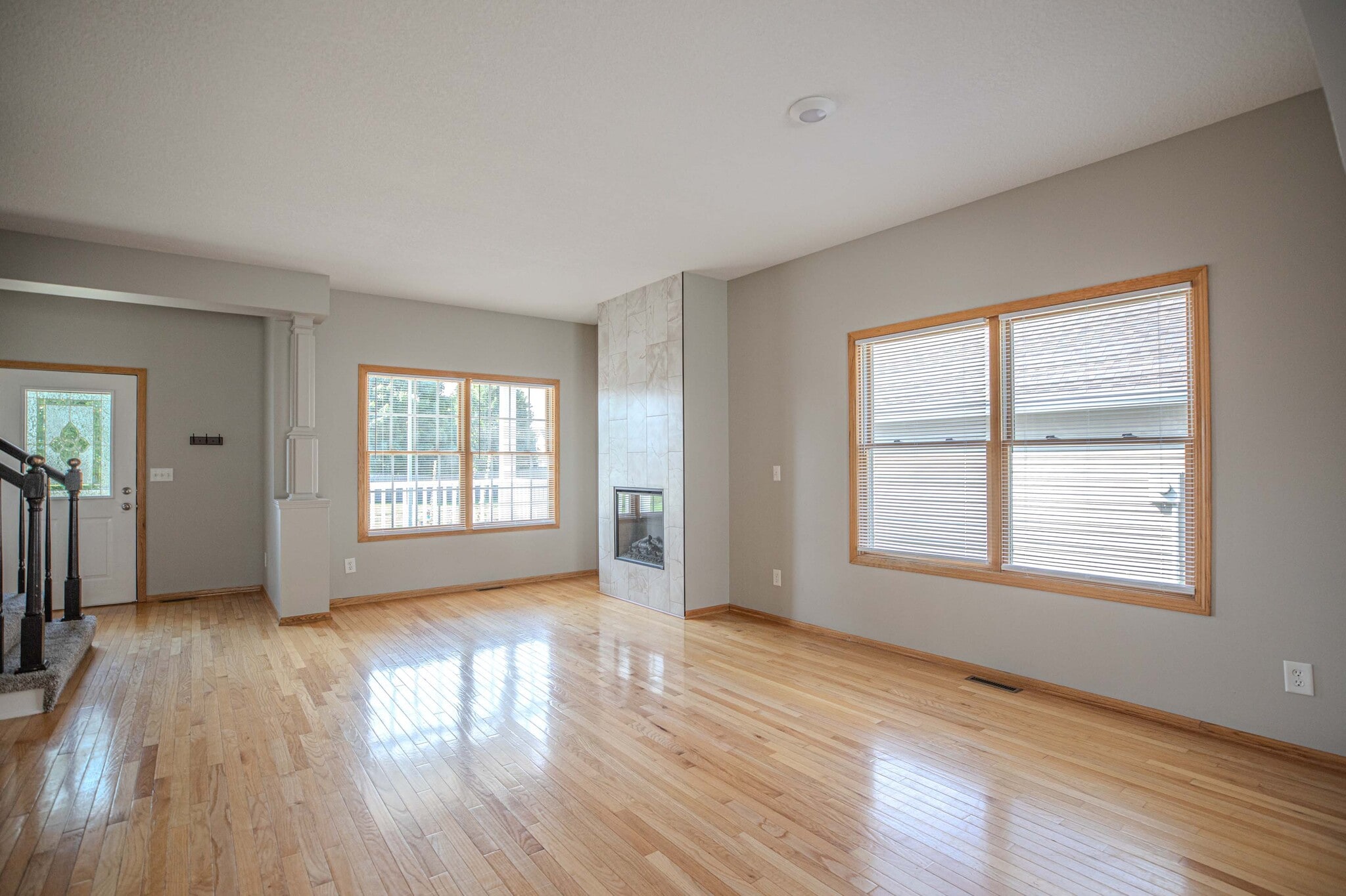Building Photo - 15835 Hawthorn Dr