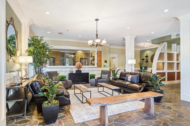 Building Photo - 1740 Century Cir NE