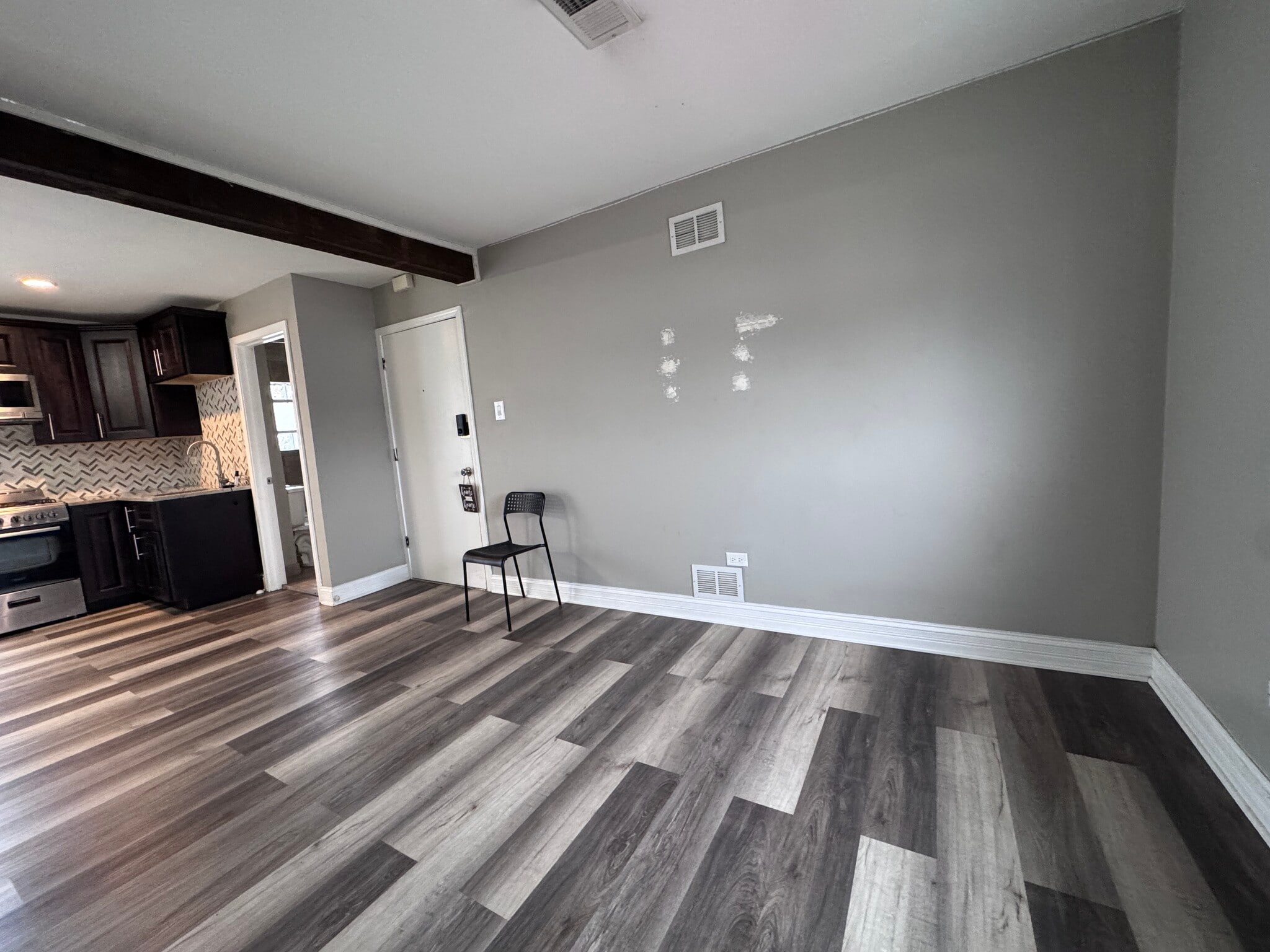 Living Room and setup for Big Screen TV - 9909 S Ridgeland Ave