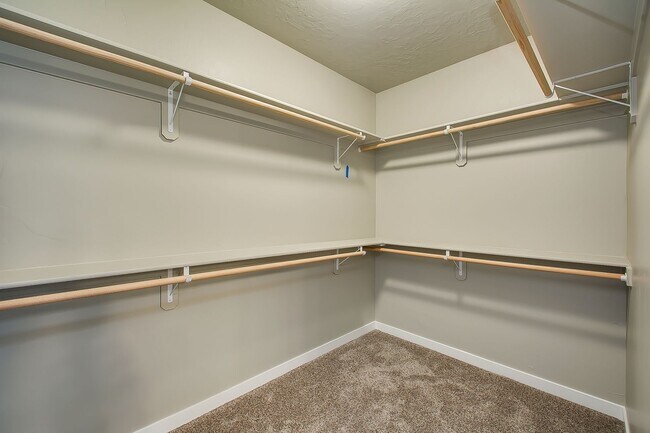 Building Photo - Close to Micron!  5 Bedroom 3 Full Baths -...
