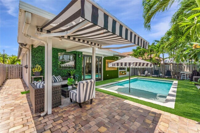 Building Photo - 25021 SW 118 Ct