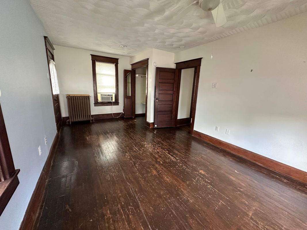 Building Photo - 83 Shethar St