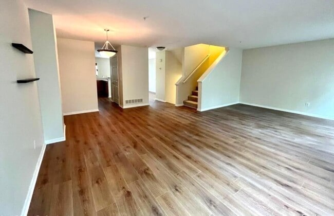 Building Photo - 2835 Barclay Way