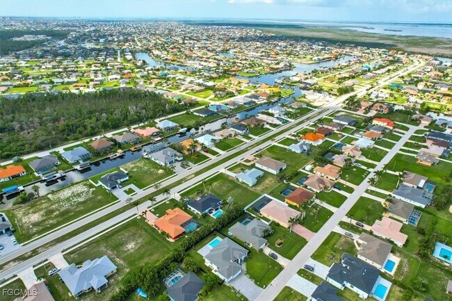 Building Photo - 2602 SW 27th St