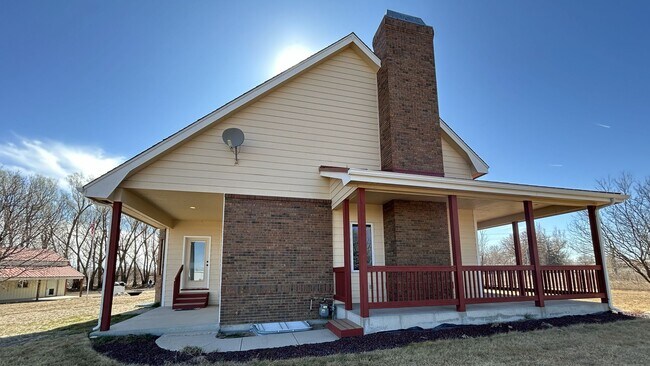 Building Photo - Room to Roam – Stunning Home on 2.4 Acres
