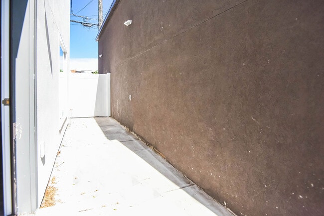 Building Photo - 951 Washington St