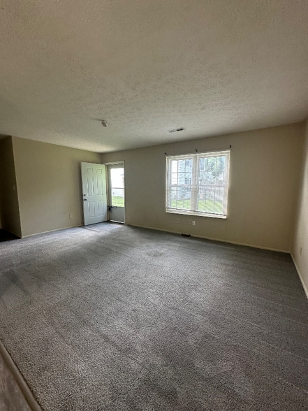 Building Photo - 2523 Broadleaf Ct