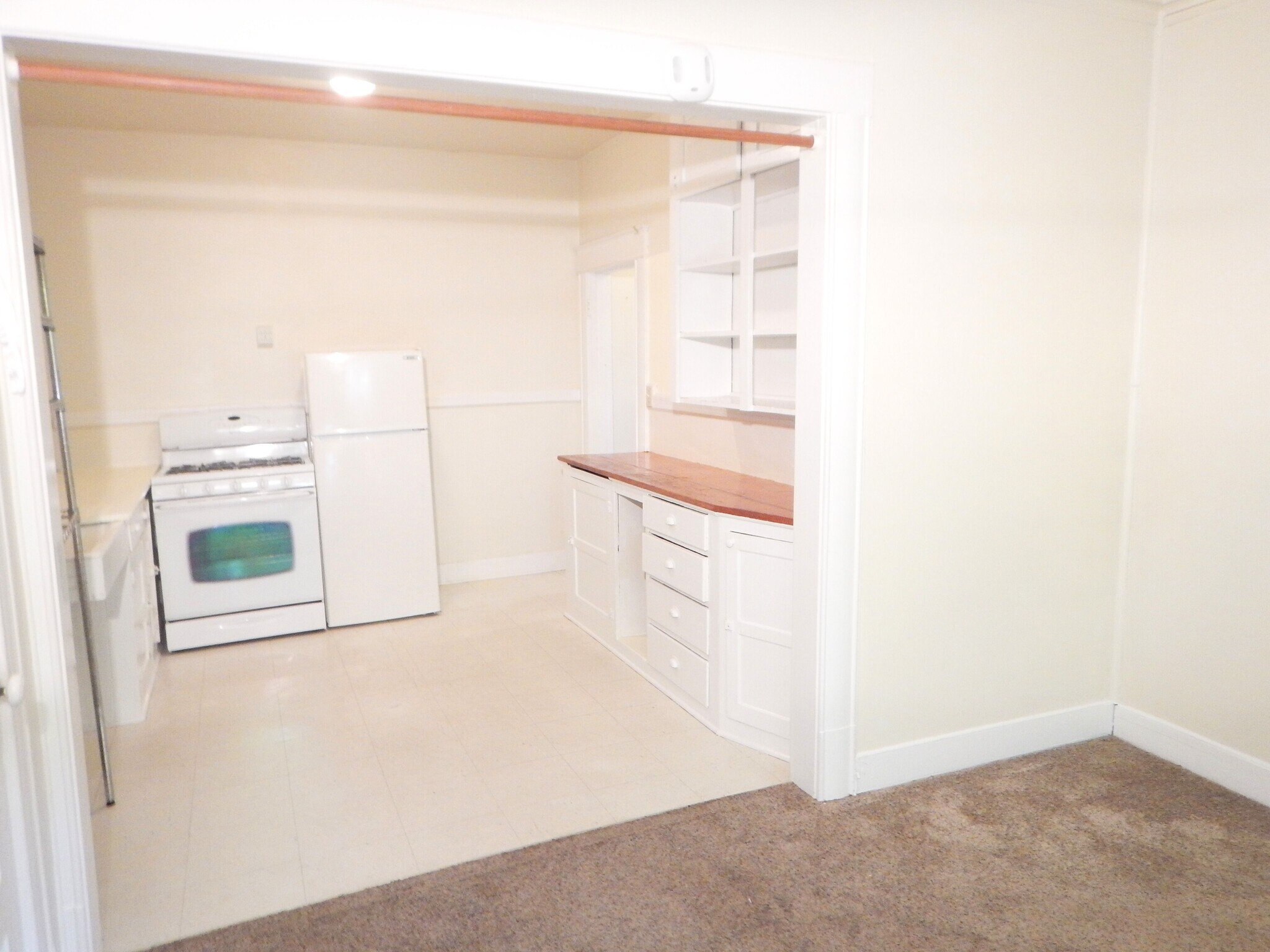 Building Photo - 1515 SW 10th Ave