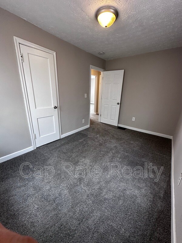Building Photo - 2359 McGuffey Rd