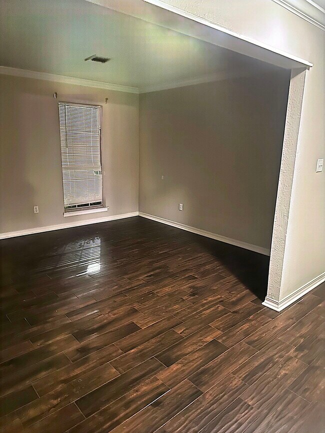 Building Photo - 9610 Balsa Dr