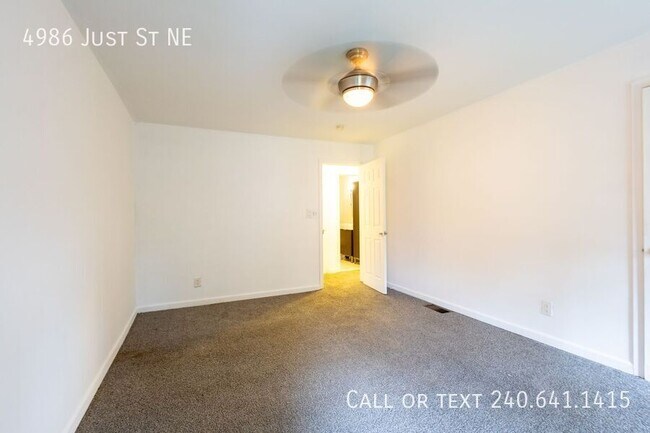 Building Photo - 4986 Just St NE