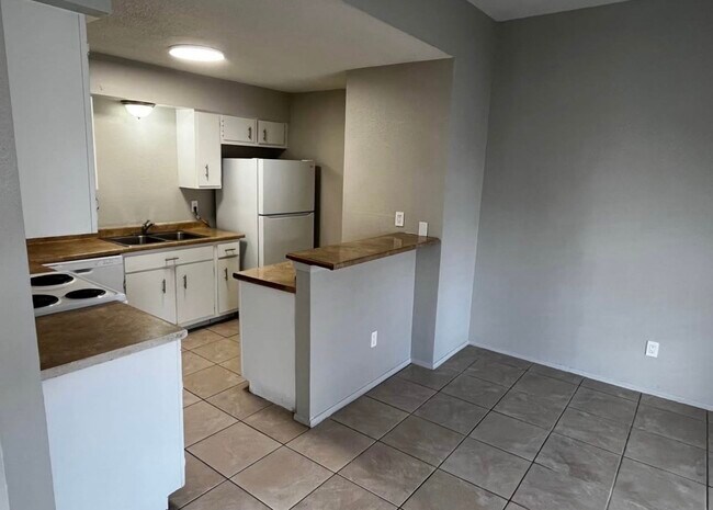 Building Photo - 12118 W Bellfort Ave