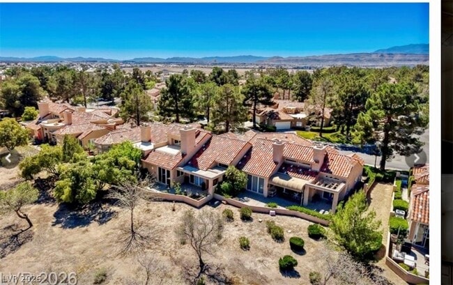 Building Photo - 8243 Round Hills Cir