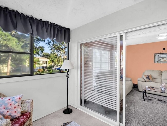 Building Photo - 616 Windrush Bay Dr