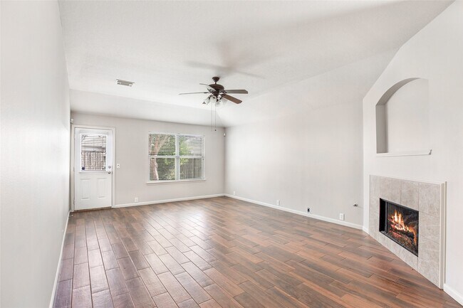 Building Photo - 2822 Foster Hill Dr