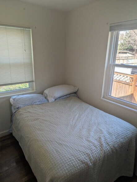 Building Photo - 5609 6th St S