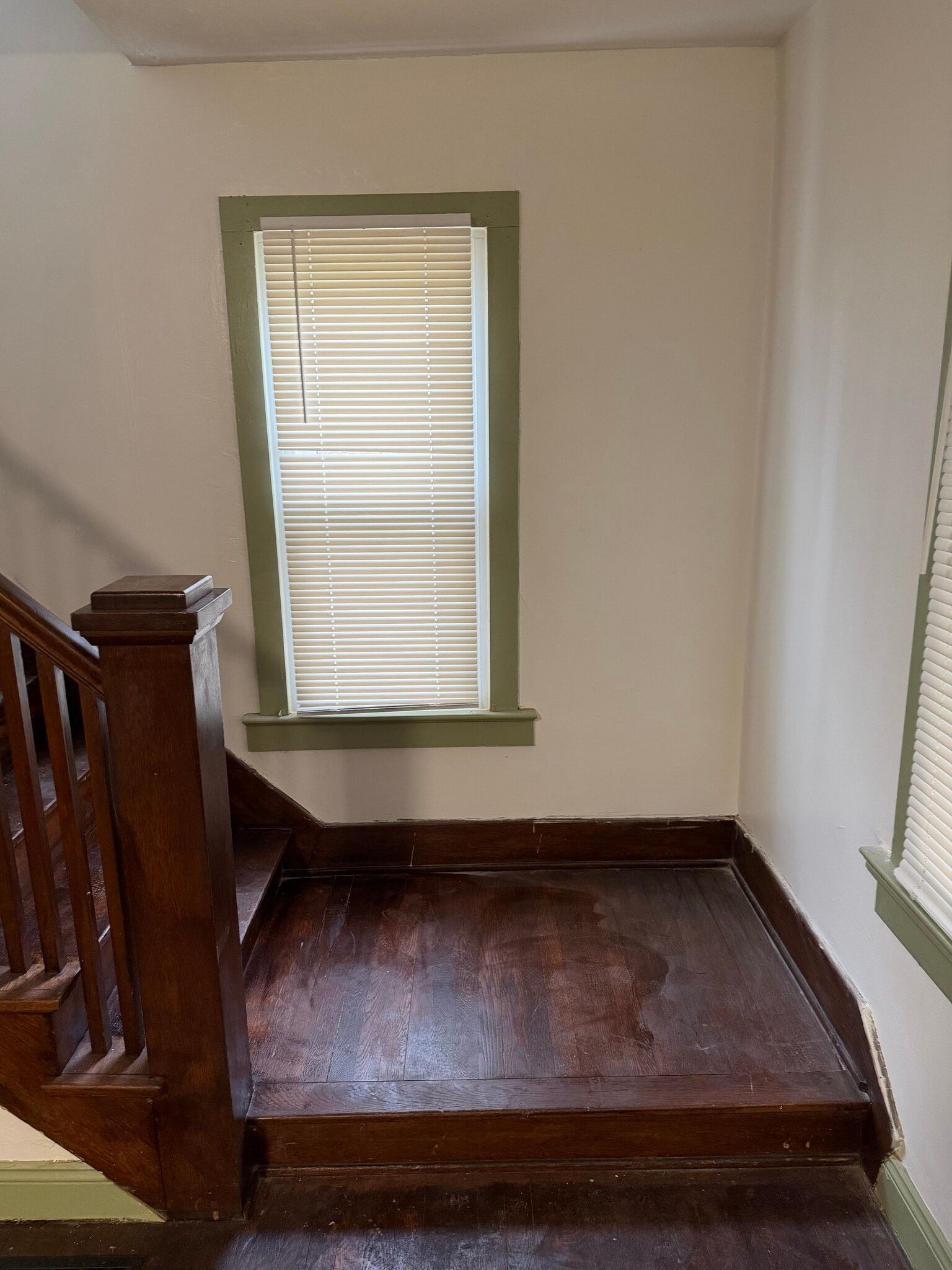 Building Photo - 732 Rockford Ave