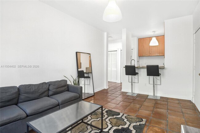 Building Photo - 842 Meridian Ave