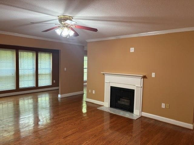 Building Photo - 24105 Plantation Dr NE