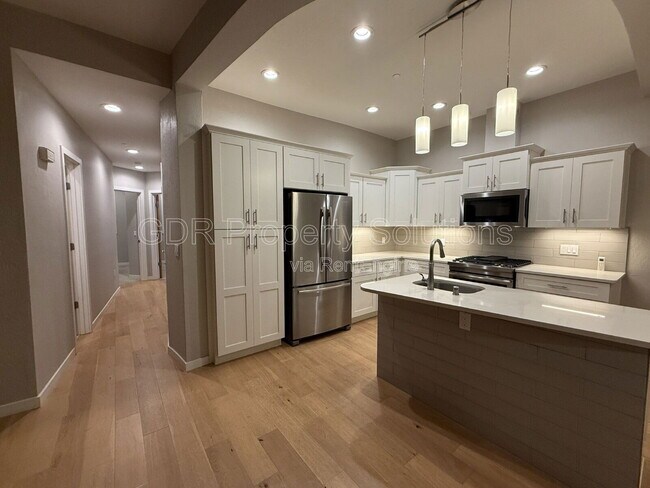 Building Photo - 3600 Central Ave SE