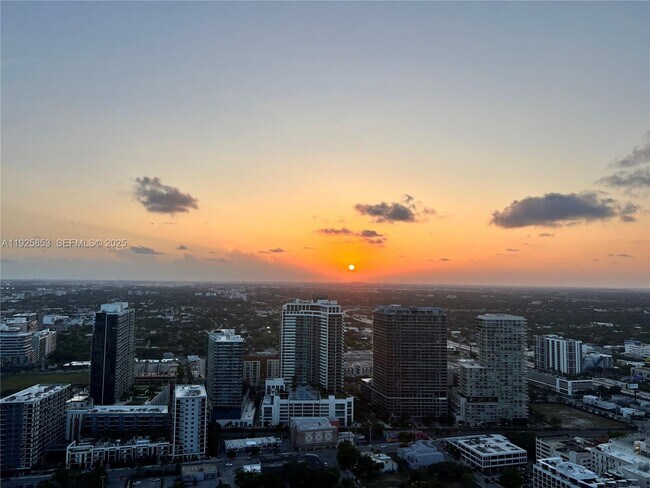 Building Photo - 501 NE 31st St