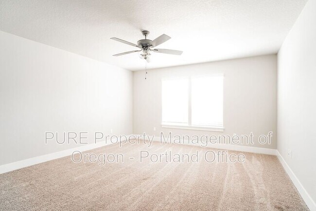 Building Photo - 2506 NE Sweetwater Rd