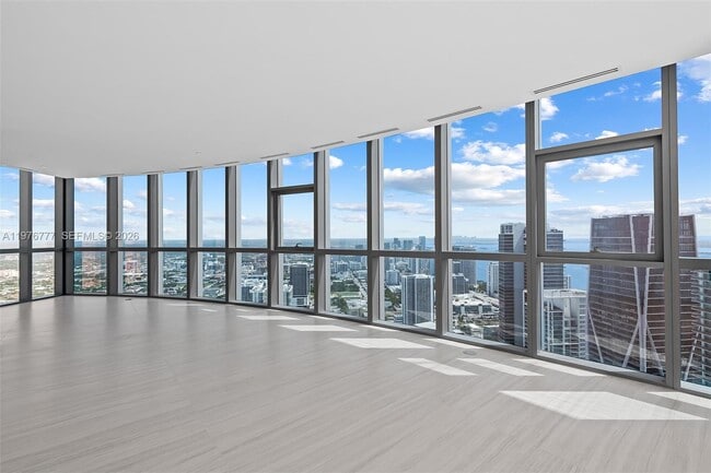 Building Photo - 851 NE 1st Ave