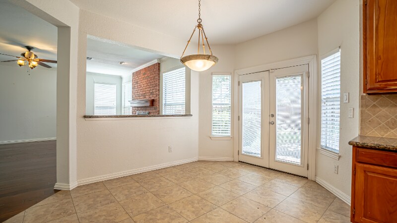 Building Photo - 5001 Union Lake Dr