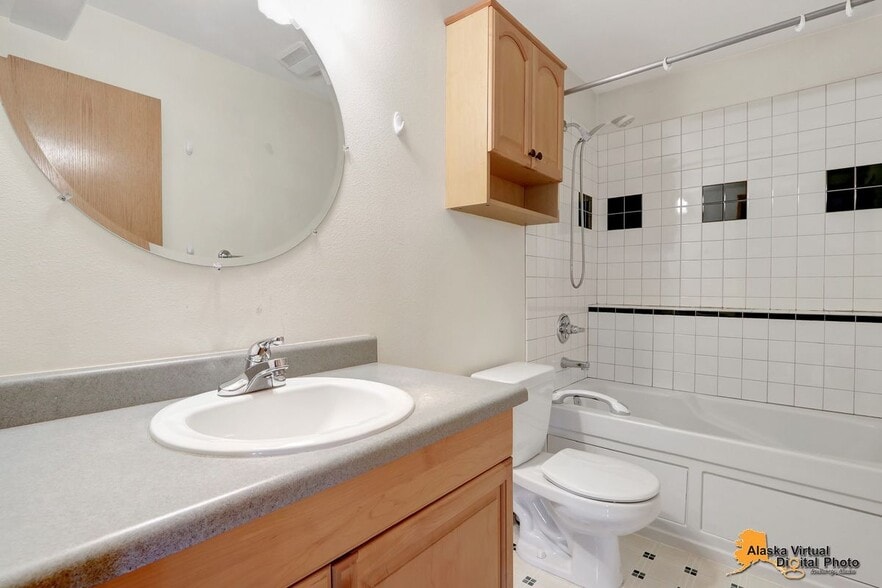 Building Photo - 6541 Bridget Cir