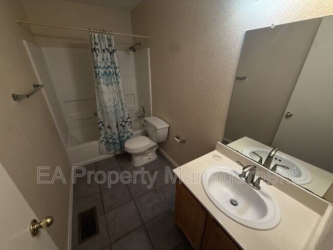 Building Photo - 12516 Snowmass Way NE
