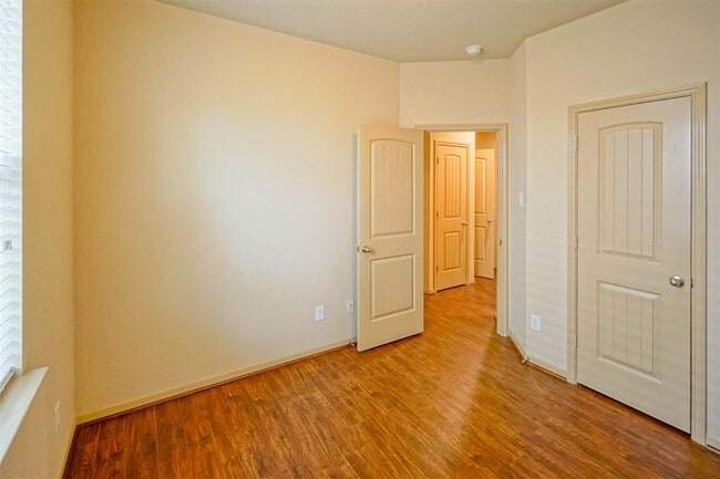 Building Photo - 6139 Grassy Haven Ln