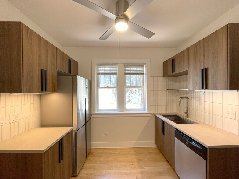 Kitchen - 4100 W Newport Ave