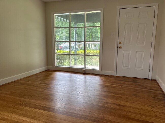 Building Photo - Nice 2 BR House off McKnight Mill Road