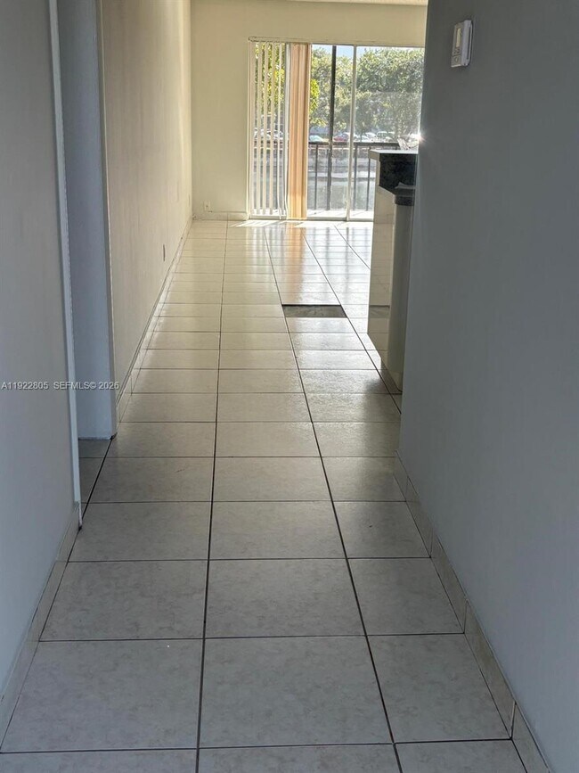 Building Photo - 7920 N Colony Cir