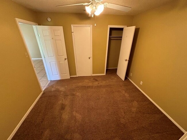 Building Photo - 417 Live Oak St