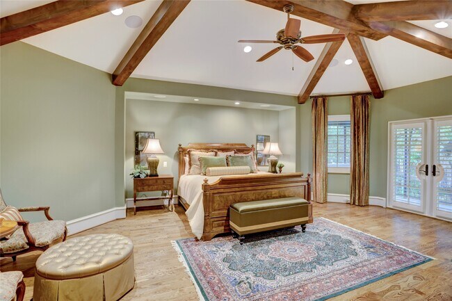 Building Photo - 5015 Jason St