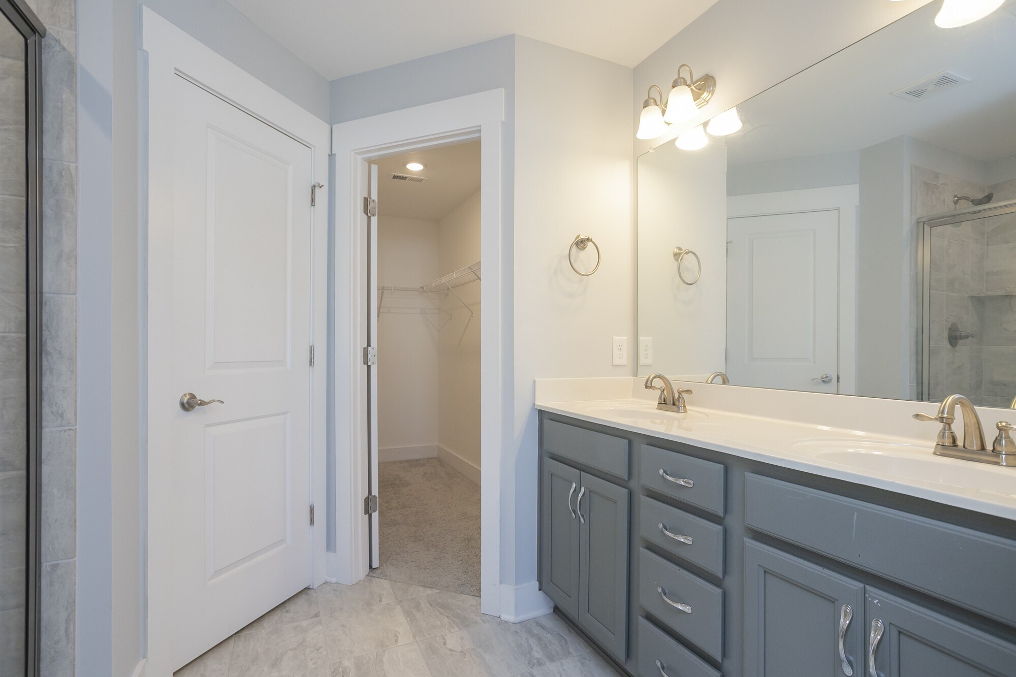 Building Photo - 2097 Orangery Dr