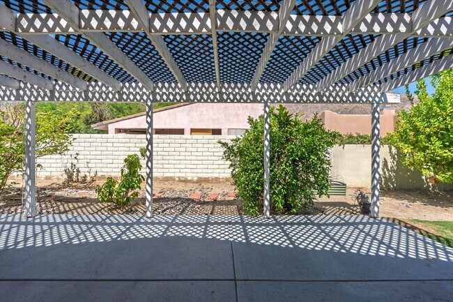 Building Photo - 51735 Avenida Obregon