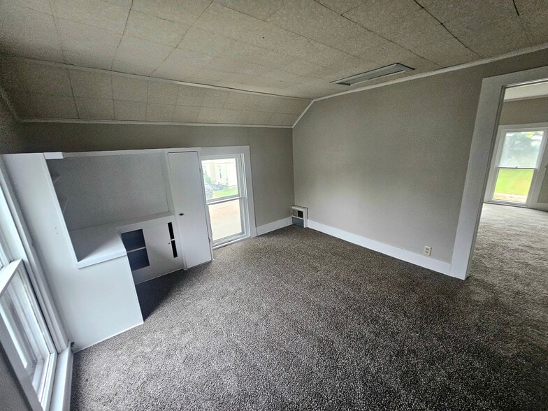 Bedroom 2- Upper Level - 37 Convis St