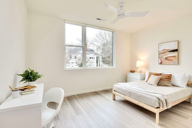 Building Photo - Professional Co-Living - Master Room Renta...