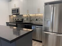 Building Photo - 211 Baldwin Ave