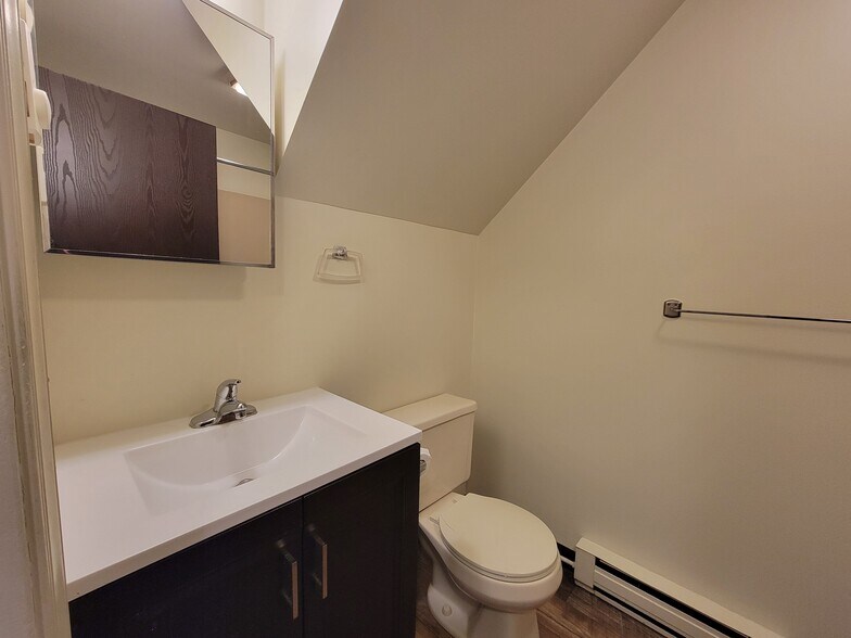 Building Photo - 61 W Church St