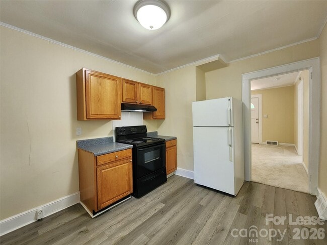 Building Photo - 193 Hoover Ave NE