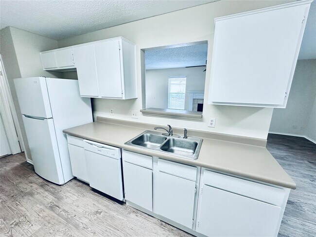 Building Photo - 379 Fantail Loop