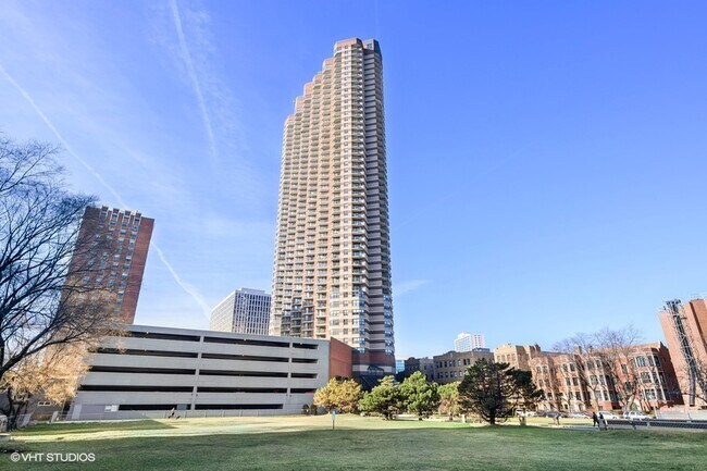 Building Photo - 3660 N Lake Shore Dr