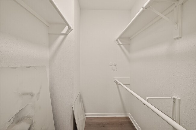 Building Photo - 1860 White Oak Dr