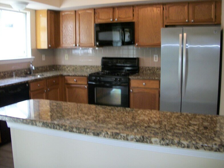 Building Photo - 348 Cotswold Pl