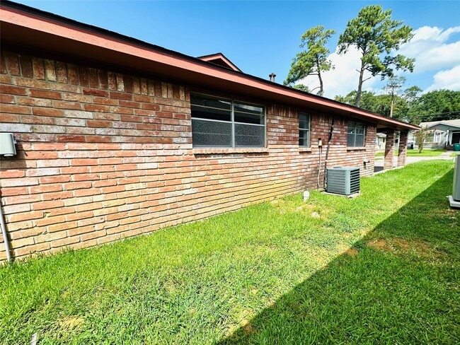 Building Photo - 1009 Mccall Ave